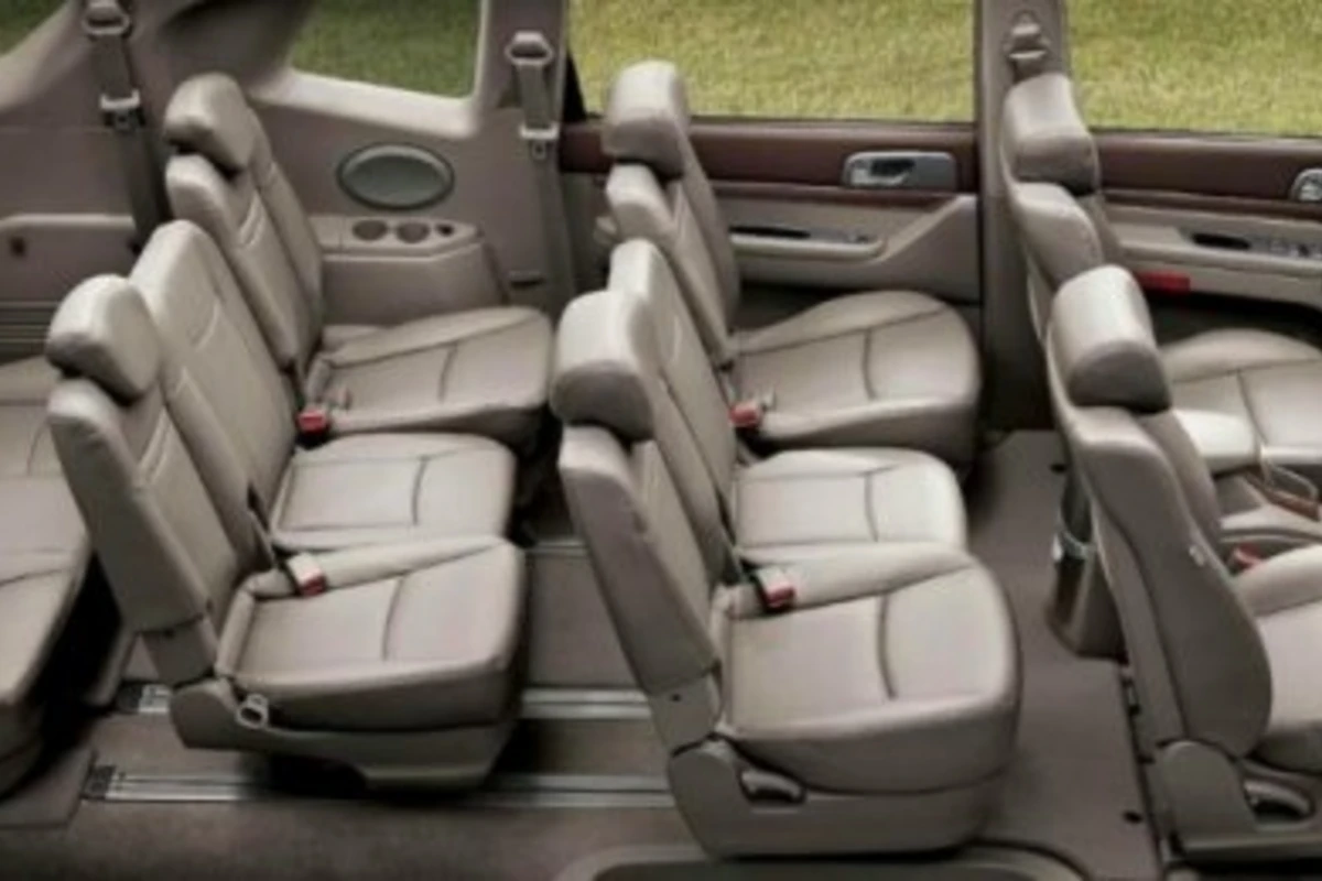 В Женеву привезут 11-местный минивэн SsangYong Rodius