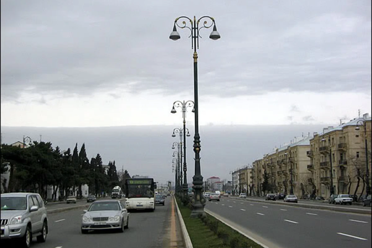 На проспекте Гейдара Алиева образовалась большая автомобильная пробка