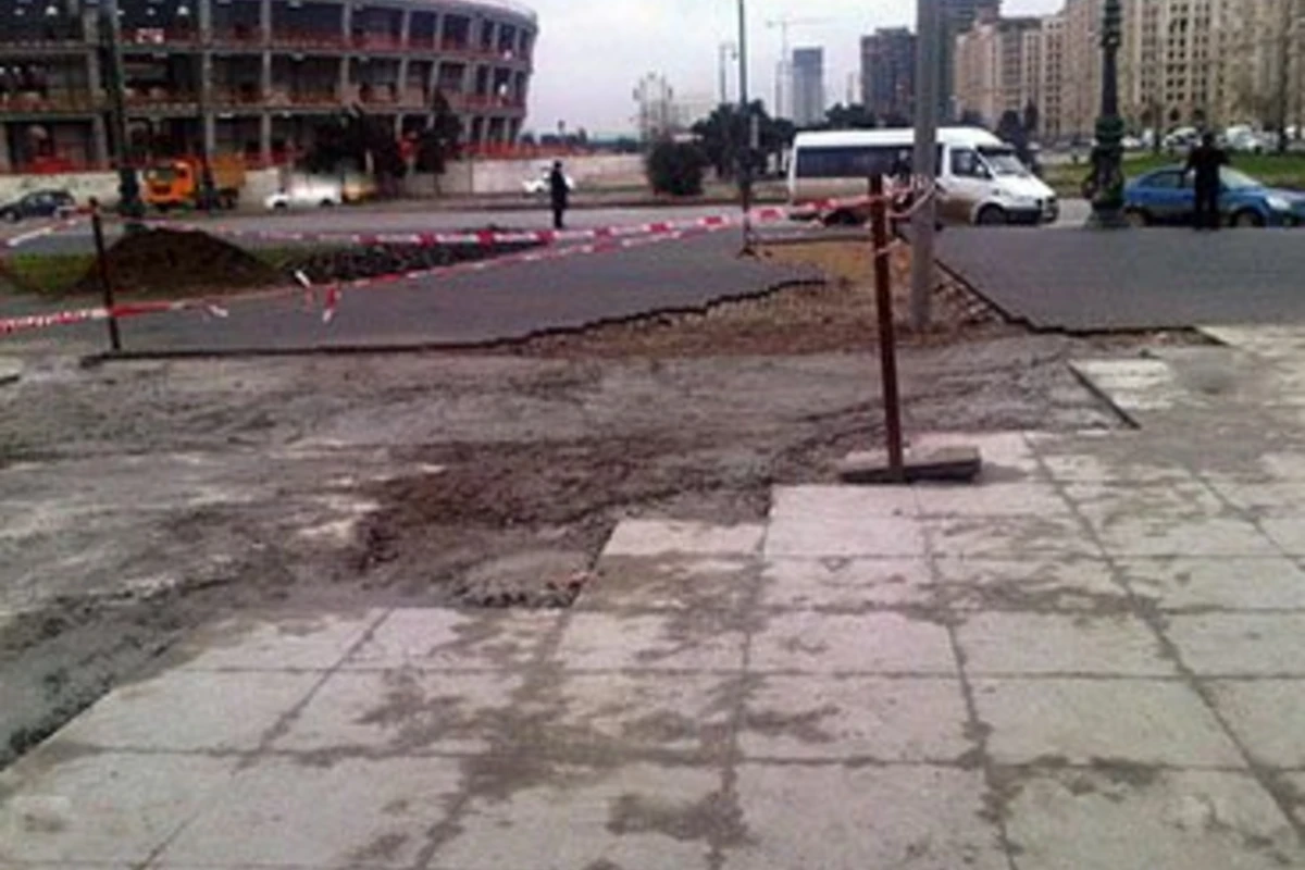 Около станции метро Кероглу осела территория
