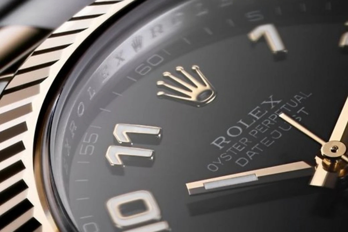 Болгарский митрополит подарил свои часы Rolex церкви