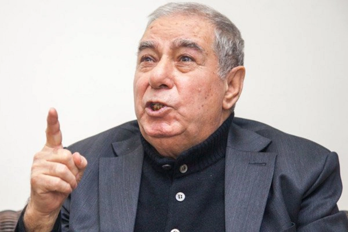 Акрам Айлисли покидает Азербайджан