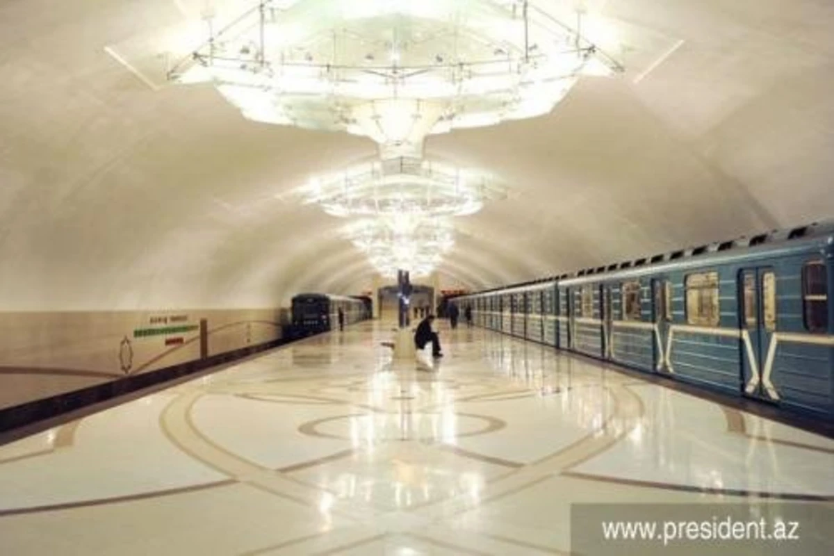 В Бакинском метро возникли проблемы в движении поездов