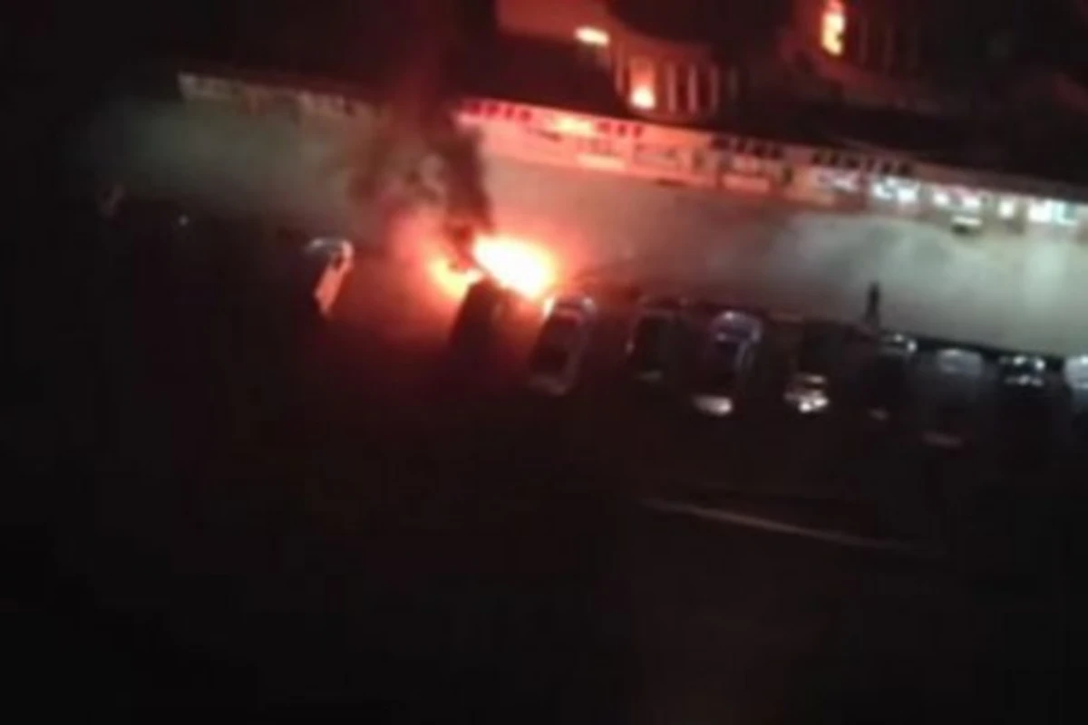 В столице загорелся автомобиль (ВИДЕО)