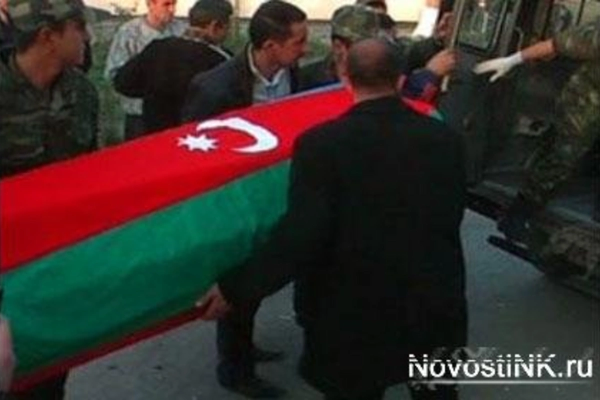 В Азербайджане перевернулся военный автомобиль, погиб один военнослужащий