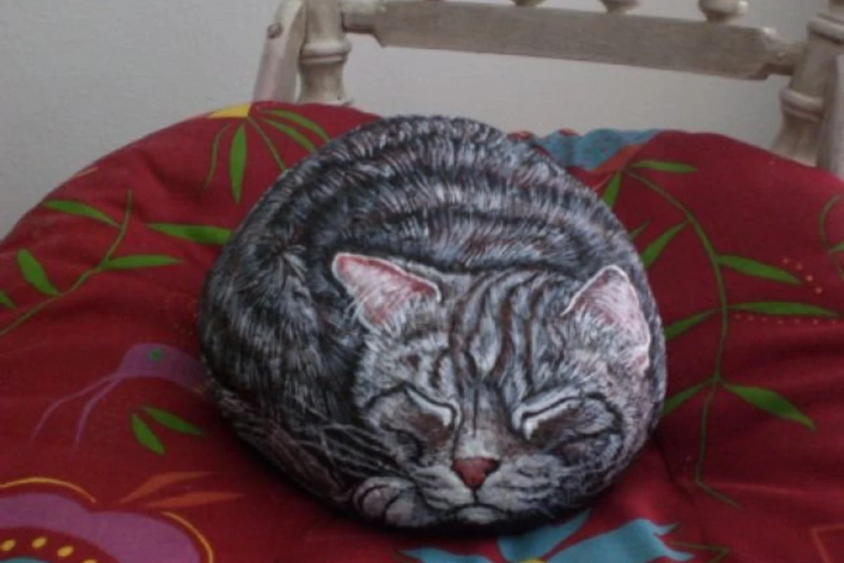 Коты из камней