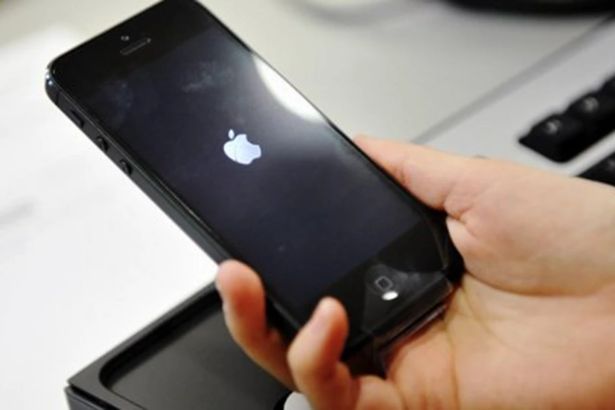 Продажи нового iPhone начнутся летом