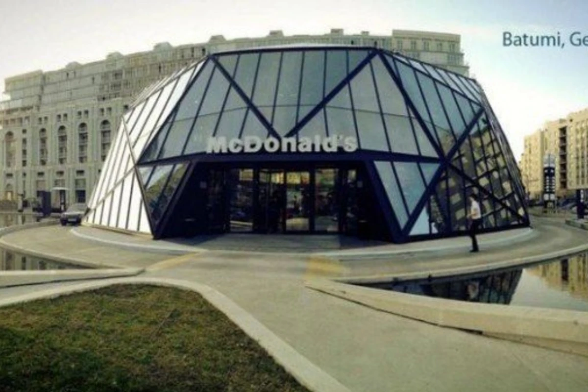 Необычный МакДональдс в Батуми