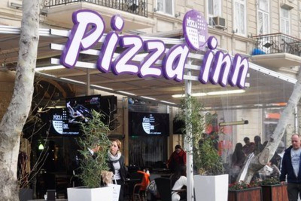 В «Pizza İnn» обнаружили испорченные продукты