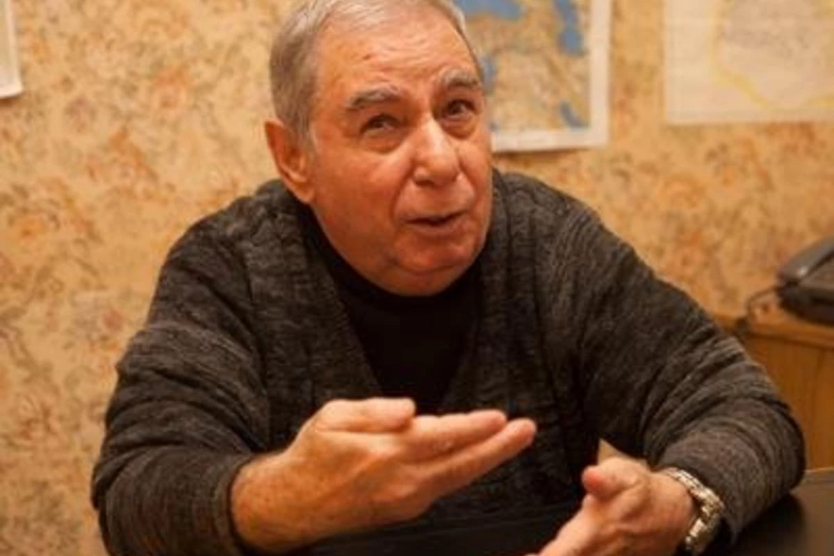 Акрам Айлисли покинул Азербайджан?