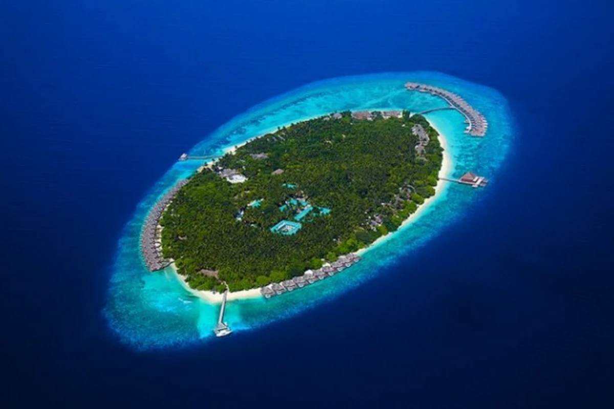 Отель Dusit Thani Maldives на острове Баа Атолл