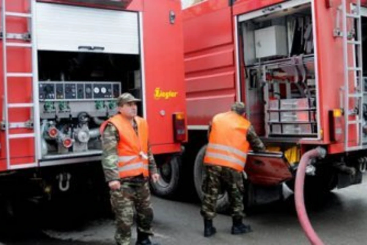 В Баку 2 человека пострадали в результате пожара