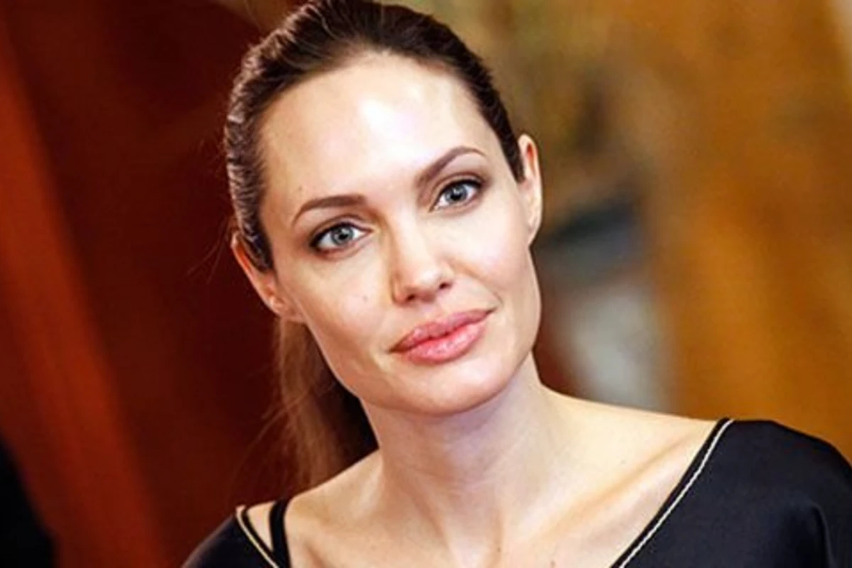 Тетя актрисы Анджелины Джоли скончалась от рака груди