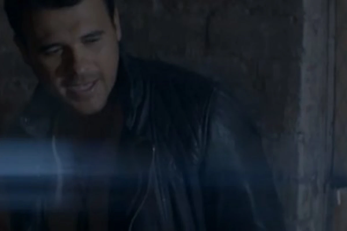 Cостоялась премьера нового видеоклипа EMINа - Amor (клип)