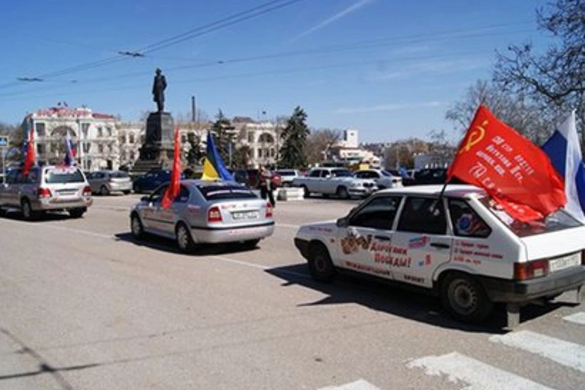 В Баку ветераны встретились с участниками международного автопробега