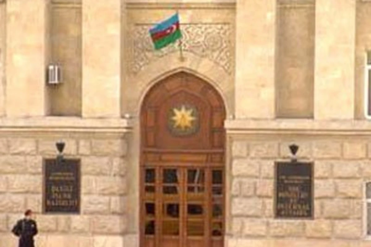 В Азербайджане за давление на журналиста уволены два сотрудника полиции