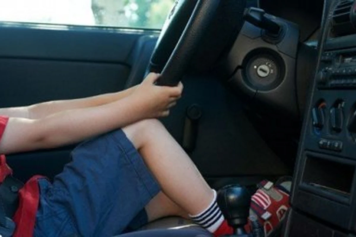 В Австралии 7-летний ребенок вез домой пьяного отца