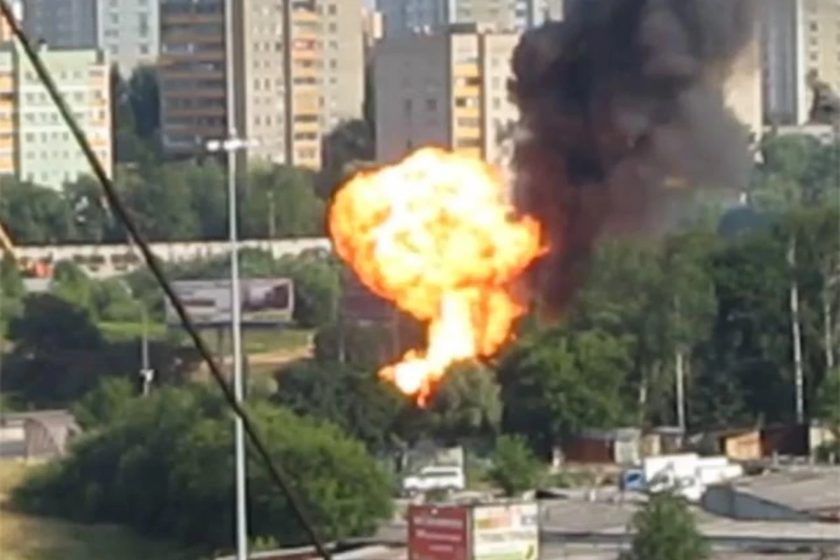 На МКАД загорелась Газель с газовыми баллонами (видео)