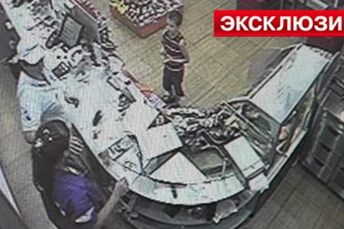 Семья забыла ребенка на АЗС по дороге на курорт Семья забыла ребенка на АЗС по дороге на курорт