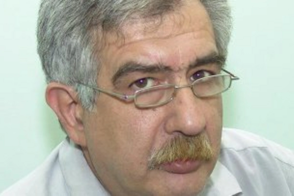 Скончался джазовый критик Ровшан Сананоглу