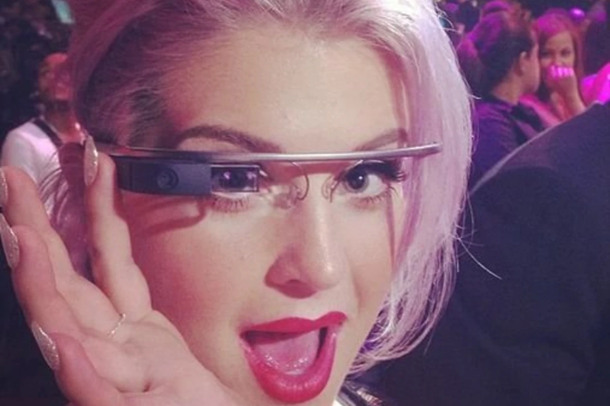 Келли Осборн стала первой знаменитостью, которая засветилась в Google Glass