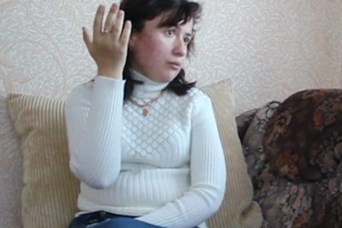 Женщина без трети мозга научилась водить машину