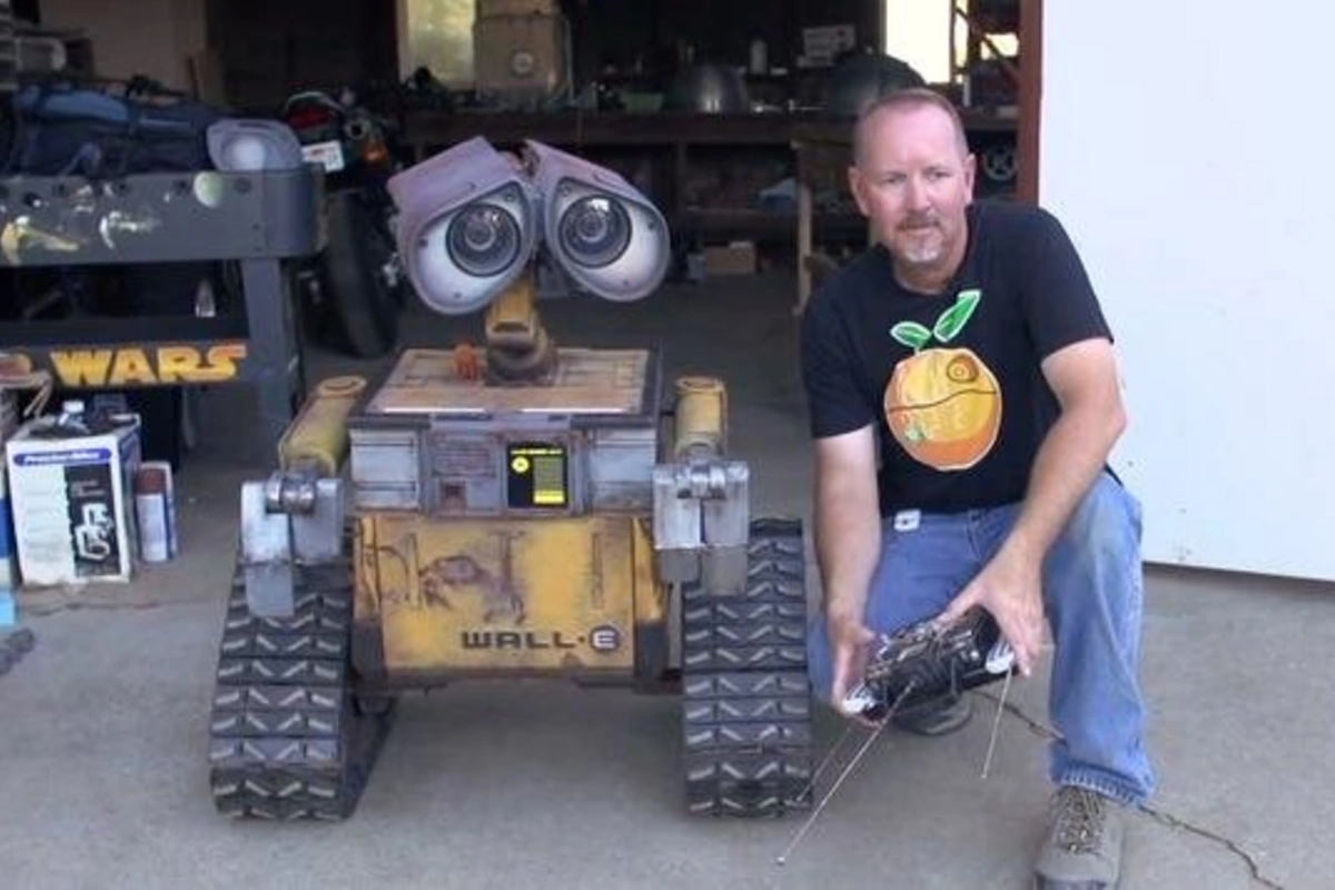 Мультяшного робота Wall-E воссоздали в реальности