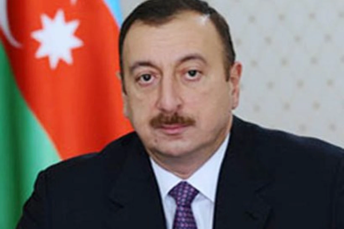 Президент Ильхам Алиев поздравил азербайджанский народ с праздником Рамазан