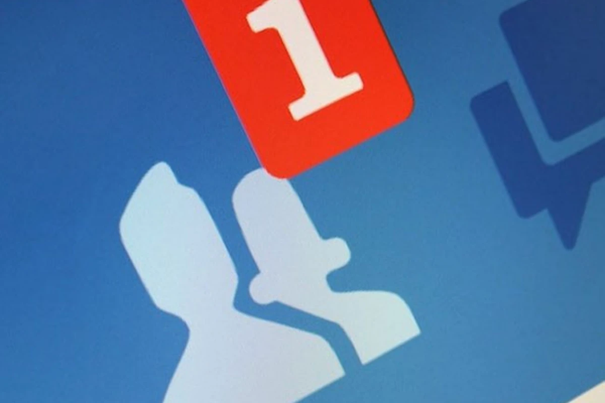 Общение в Facebook делает людей несчастными