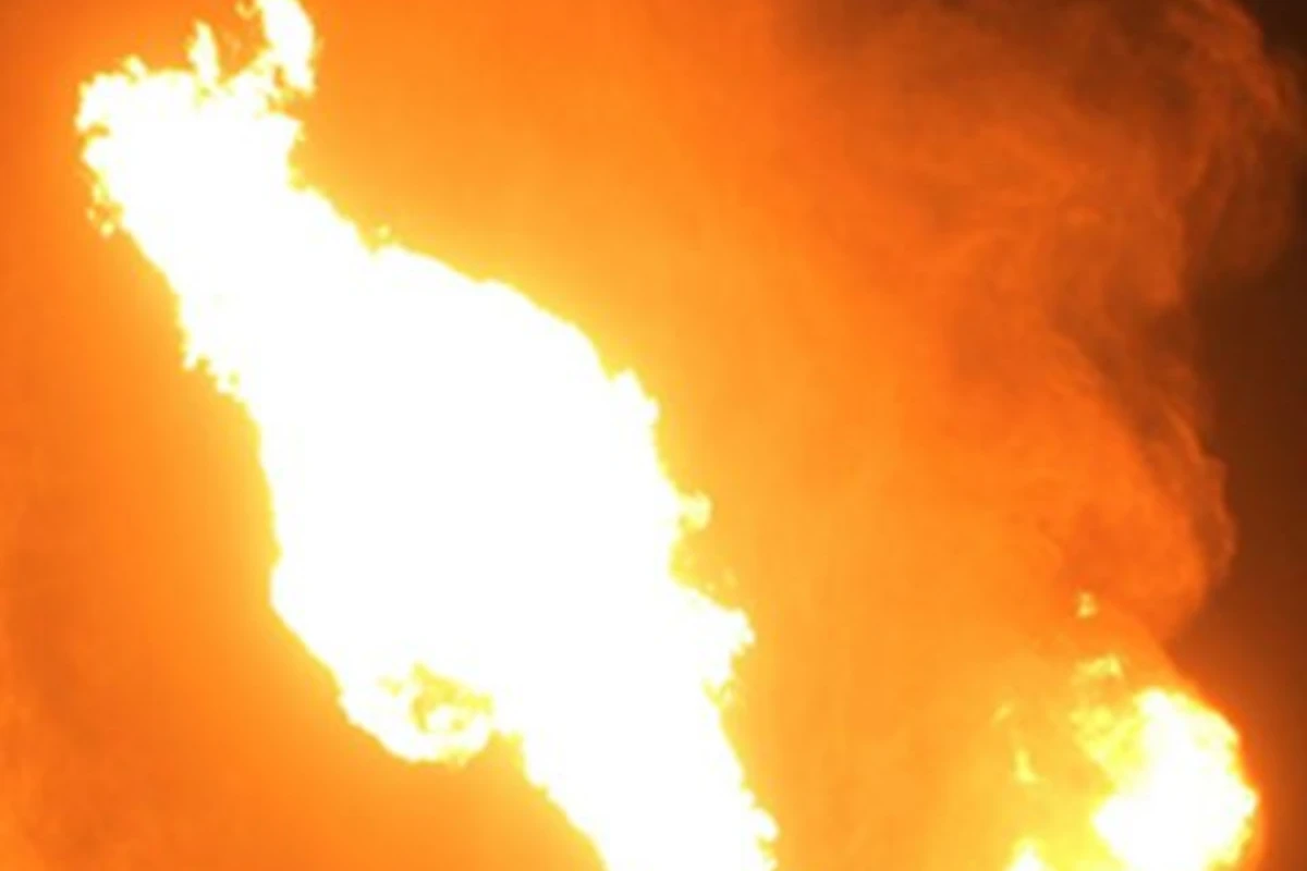 Газовая скважина, взорвавшаяся в Азербайджане (видео) Газовая скважина, взорвавшаяся в Азербайджане (видео)