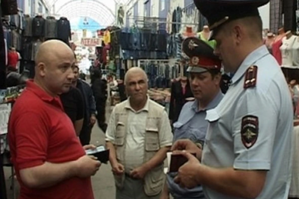 В Москве задержан азербайджанец за предложение взятки полиции В Москве задержан азербайджанец за предложение взятки полиции