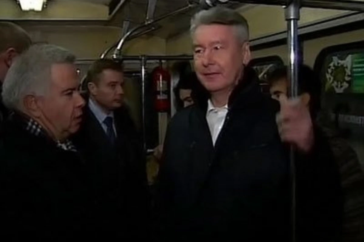 Мэр Москвы приехал на работу на метро