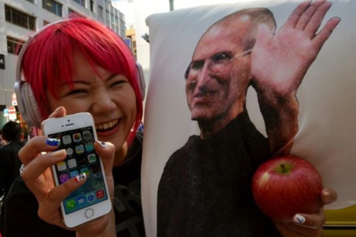 В мире начались продажи новых моделей iPhone