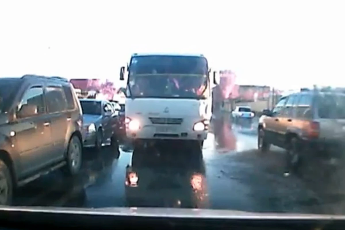 Уроки ПДД на бакинских дорогах продолжаются (видео)