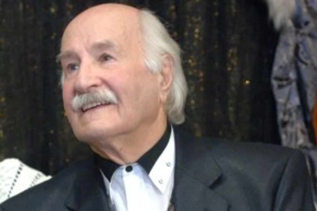 98-летний актер Владимир Зельдин понесет огонь Олимпиады