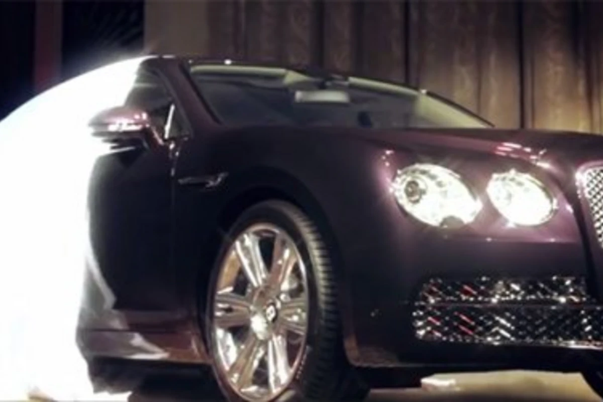 Презентация нового Bentley Flying Spur - видео от Fuad GOLD
