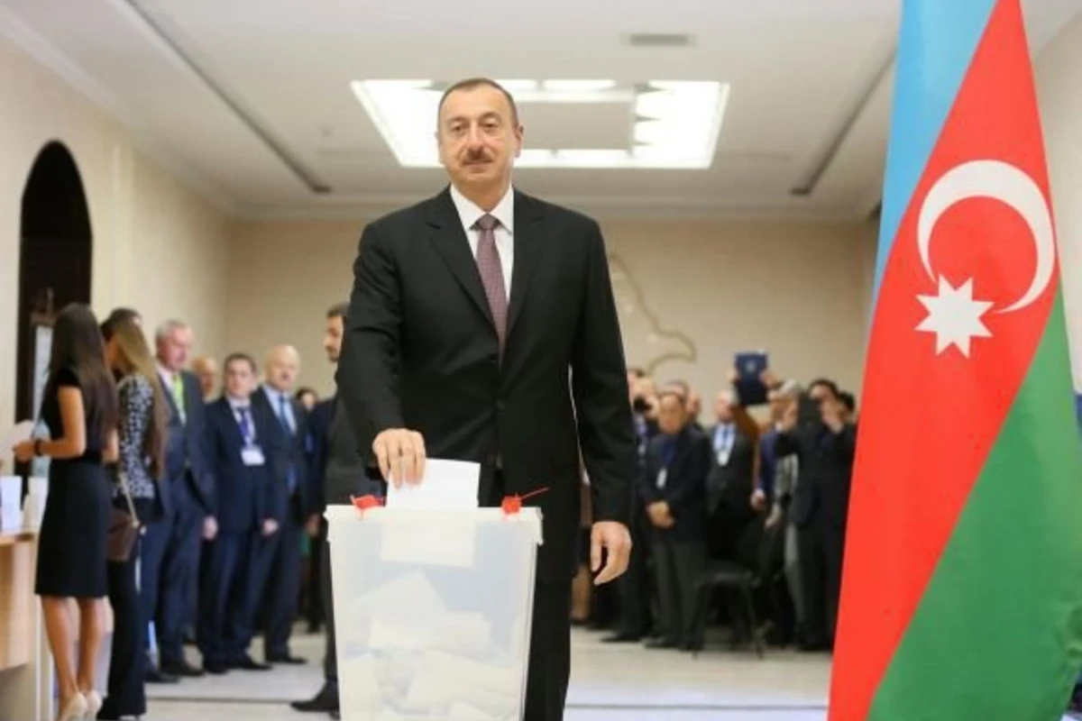 По предварительным данным ЦИК, Ильхам Алиев одержал победу на президентских выборах По предварительным данным ЦИК, Ильхам Алиев одержал победу на президентских выборах