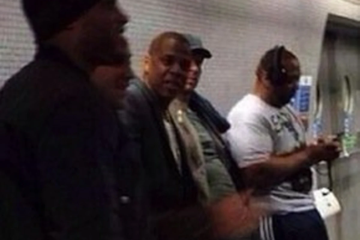 Крис Мартин, Jay Z и Тимбалэнд проехались в метро