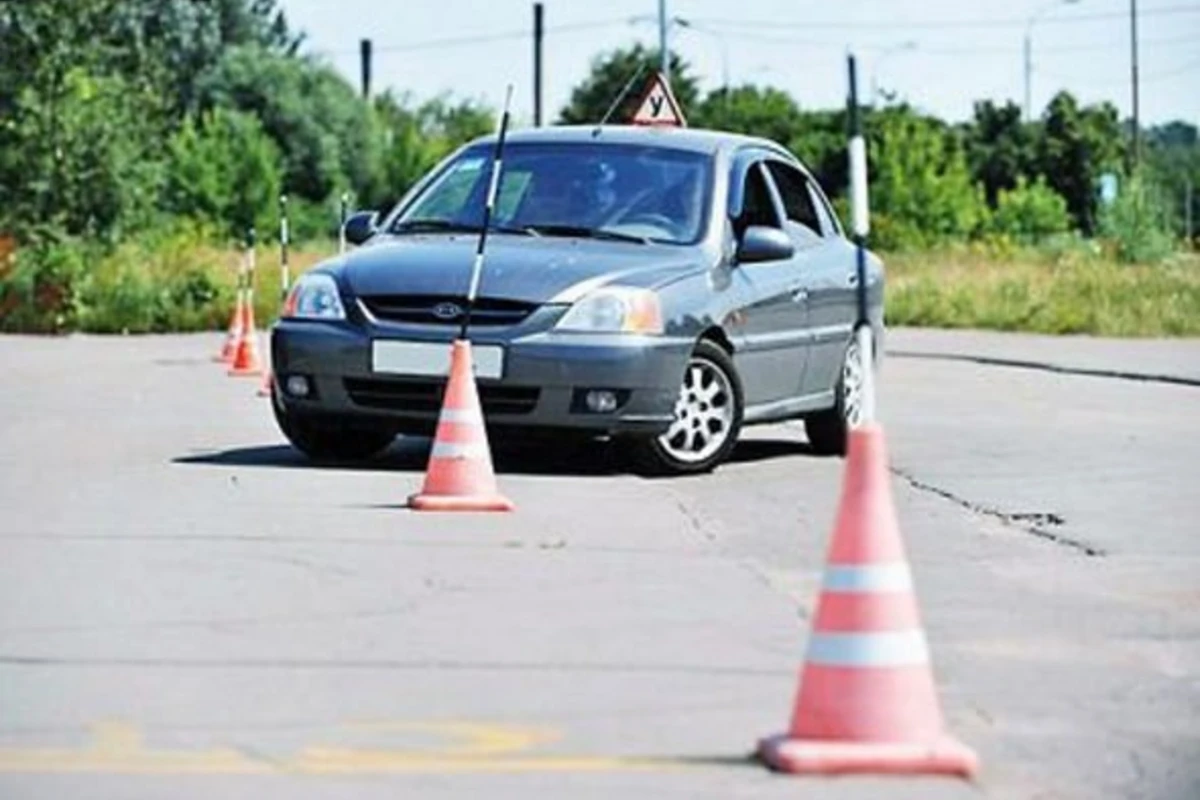 В Азербайджане сдавать экзамен на право вождения транспорта будут на автодроме