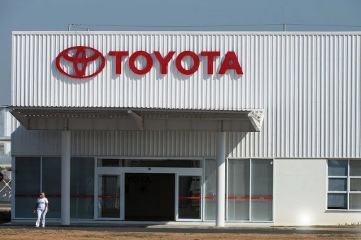 Автоконцерн Toyota отзывает 885 тыс. автомобилей