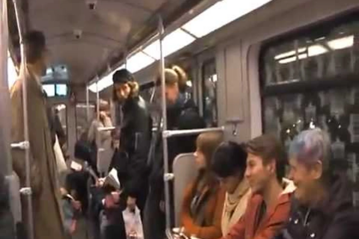 Смех заразил пассажиров амстердамского метро (видео)