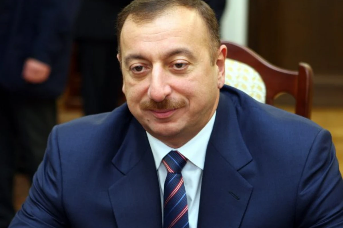 Какова зарплата у президента Азербайджана?