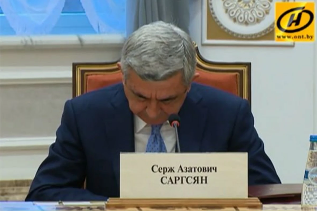 Президент Армении уснул во время выступления своих коллег (видео)