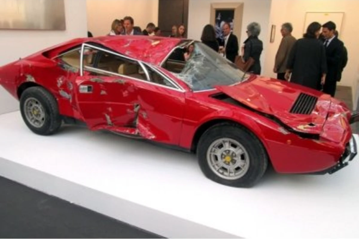 Разбитый спорткар Ferrari оценили в шесть раз дороже целого