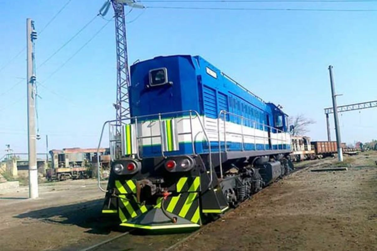 В Азербайджан после капитального ремонта в Латвии доставлен тепловоз