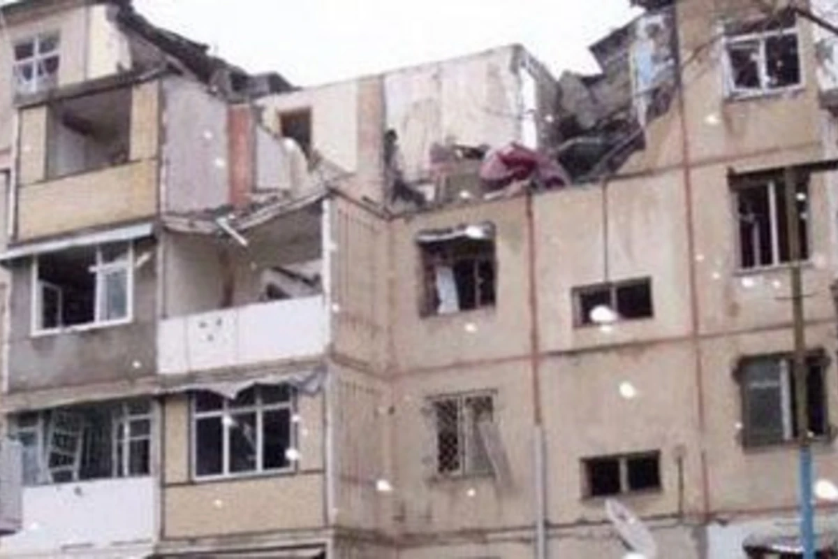 Cнос хрущевок в Баку отложен Cнос хрущевок в Баку отложен