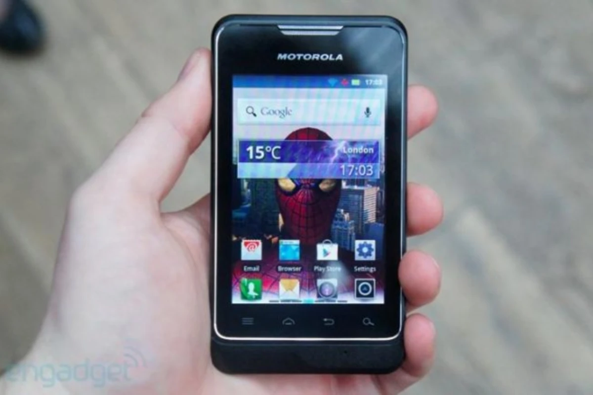 Motorola представит дешевый смартфон