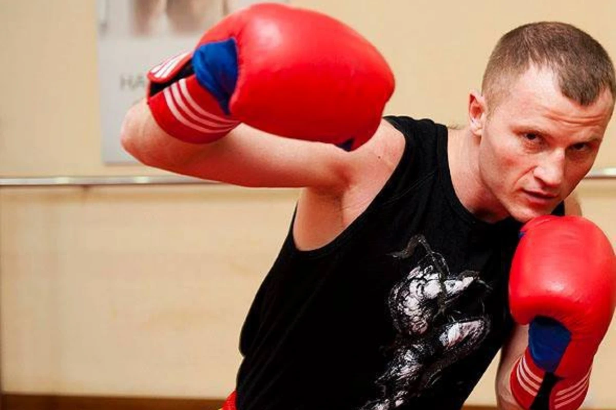 Эдуард Мамедов одержал победу на чемпионате мира по кикбоксингу