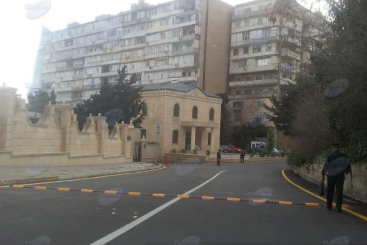 В центре Баку установлены лежачие полицейские В центре Баку установлены лежачие полицейские