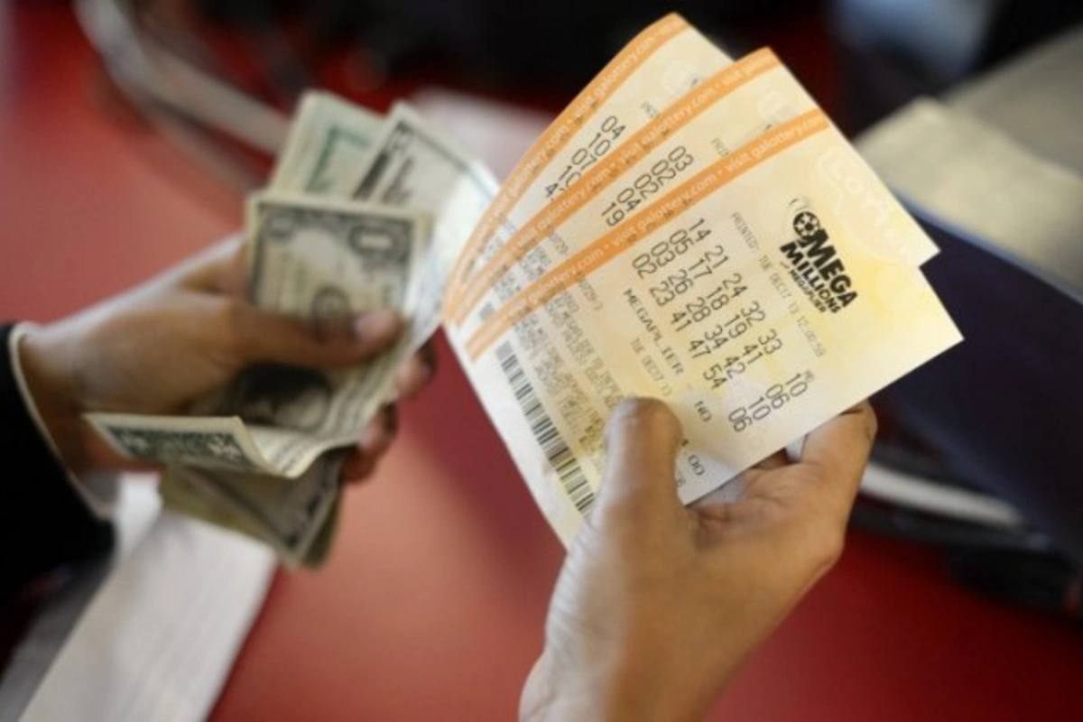 Джекпот Mega Millions в 636 миллионов долларов сорвали жители Калифорнии и Джорджии