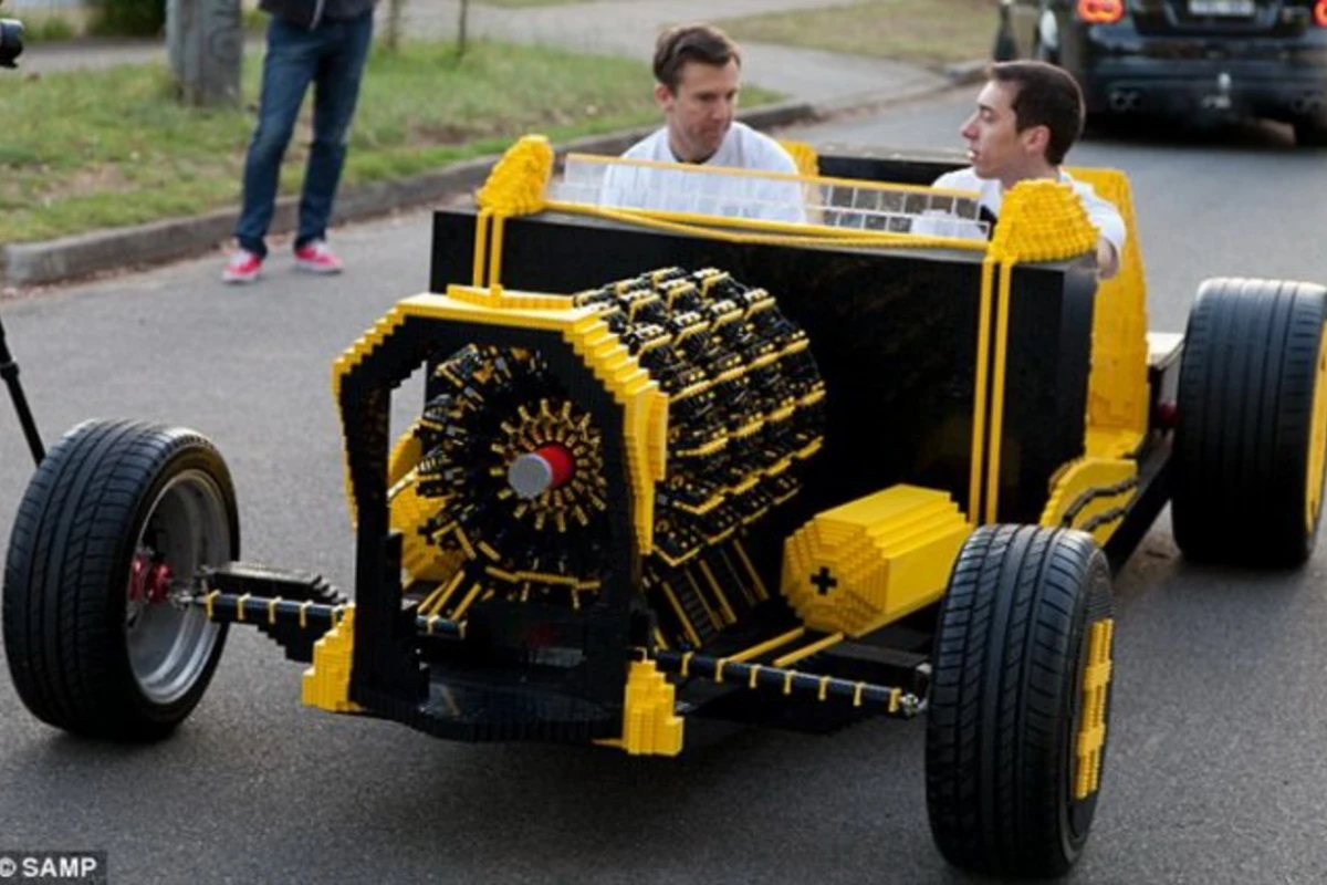Создан автомобиль из 500 тысяч деталей Lego за 60 000 долларов Создан автомобиль из 500 тысяч деталей Lego за 60 000 долларов
